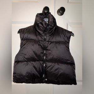 NEVER WORN!! amazon cropped black vest